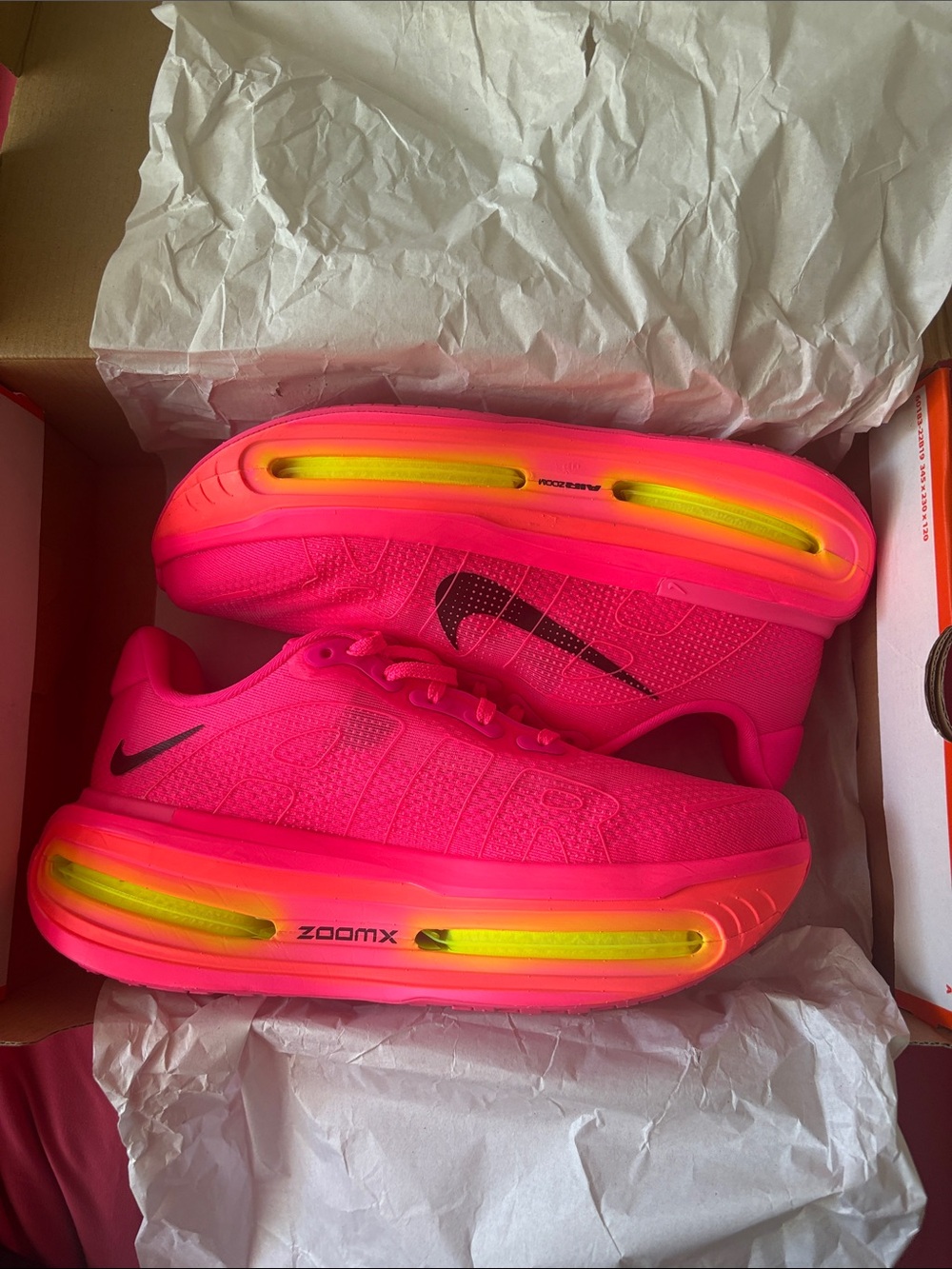 Nike Vomero Premium - Hyper Pink